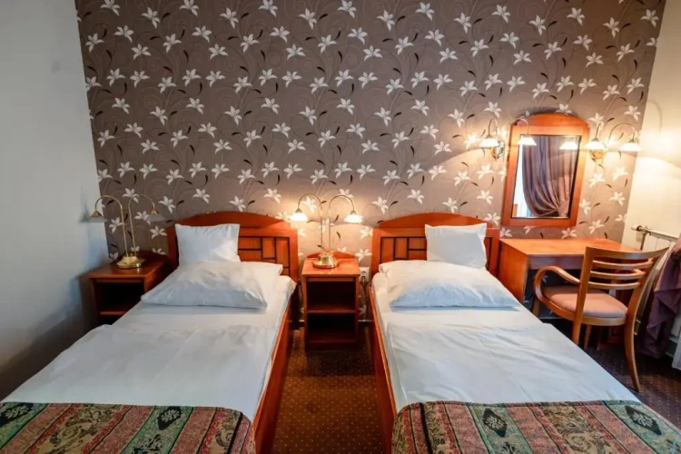 Standard Twin room with balcony