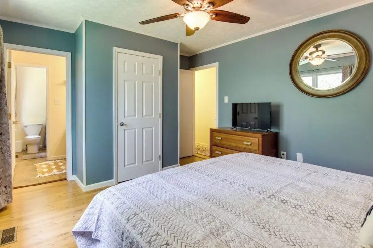 Pet-friendly Black Mountain Vacation Home w/ Deck