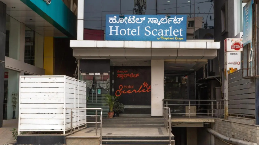 Hotel Scarlet