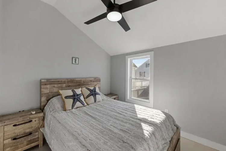 Modern Condo Perfect For Winter Rental