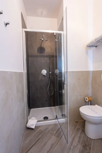 Superior Double Basement room