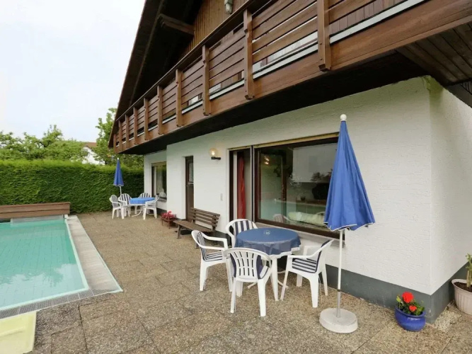 Apartment in Armsfeld With Pool