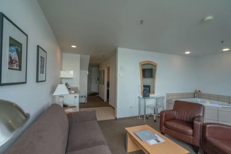 Executive Double Suite with balcony and with bay view