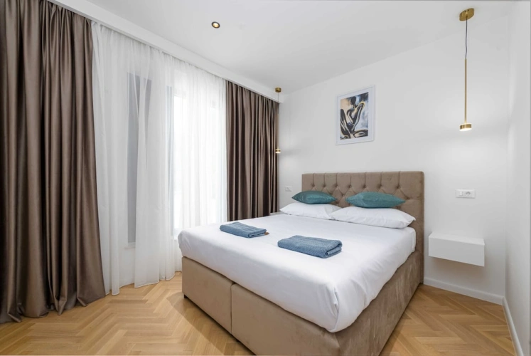 3 Bedrooms Deluxe Apartment with city view