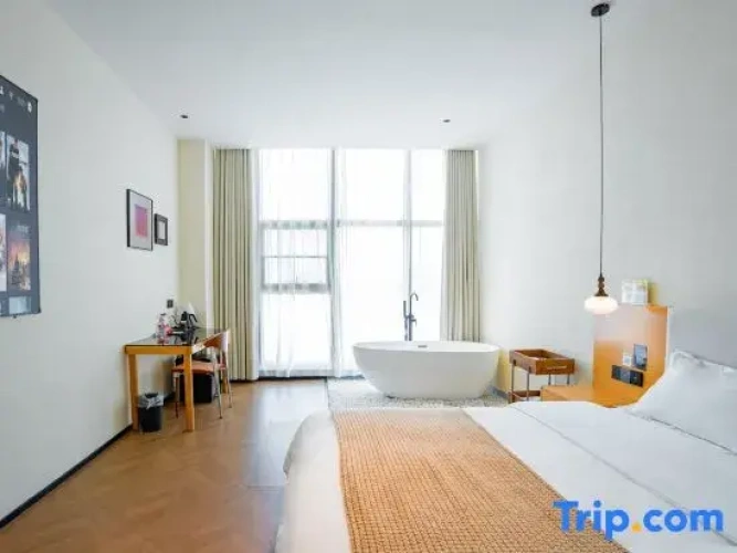 Standard Double room with lake view