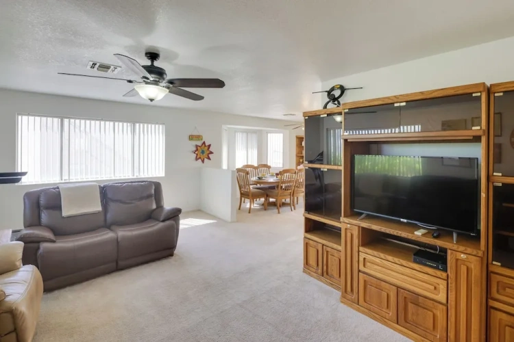 3 Bedrooms Cottage