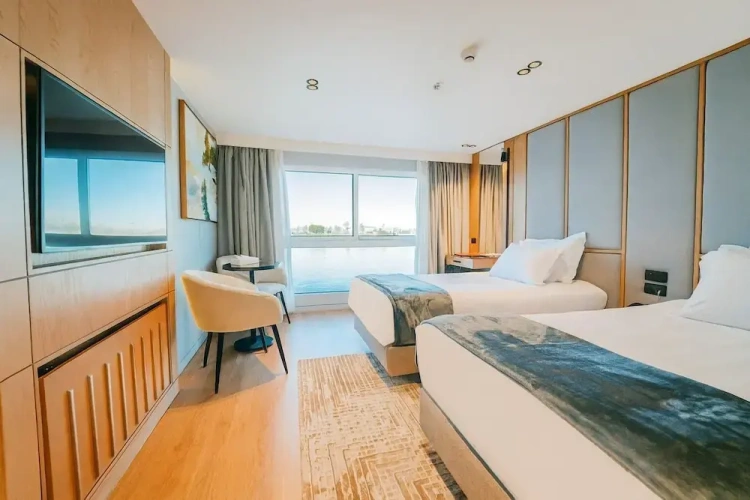 Deluxe Triple room with river view