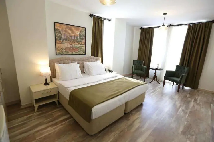 Alpha Suit Otel