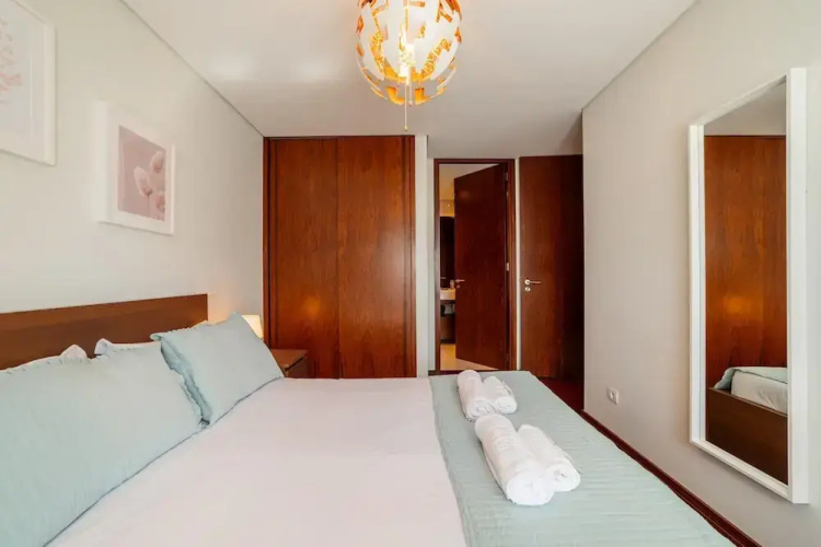 Modern Cedofeita by Homing