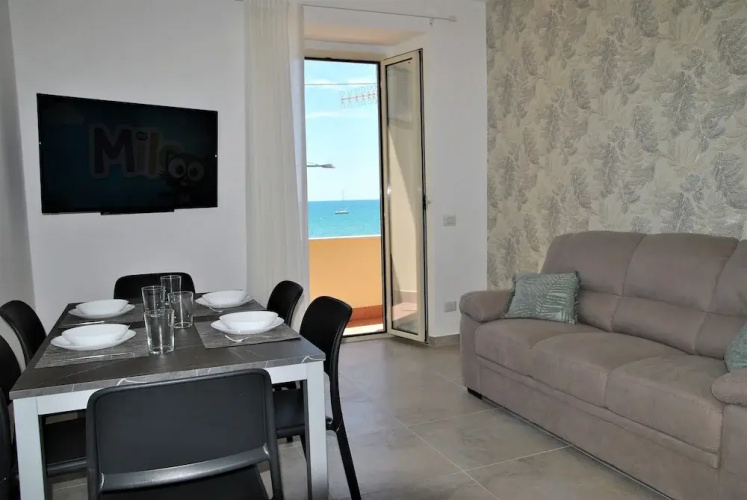 Sea Breeze Seafront Flat