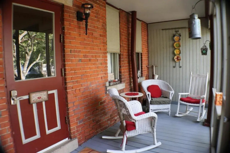 The Lincoln Short North B&B