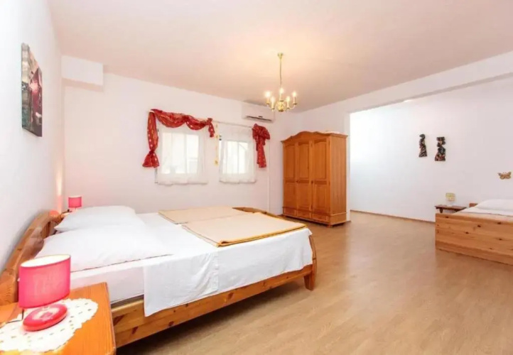 Apartments Knez - 100m from beach
