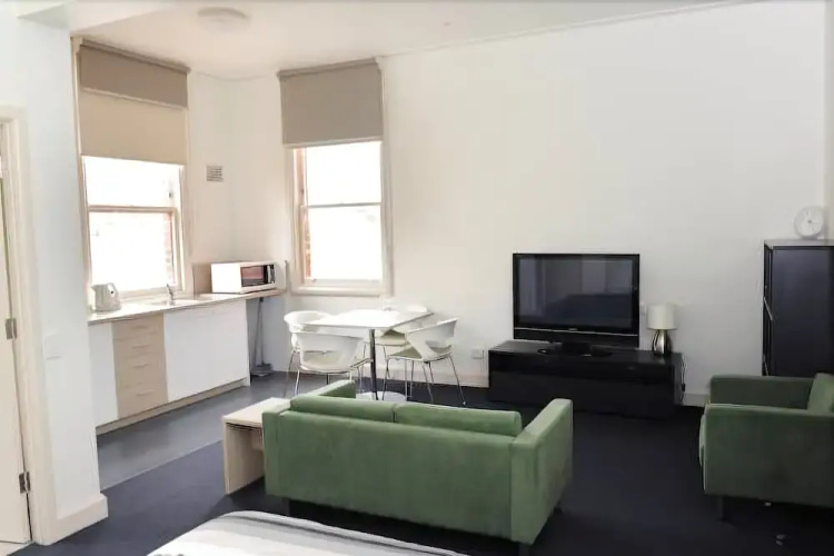 Yarra House Campus Summer Stays