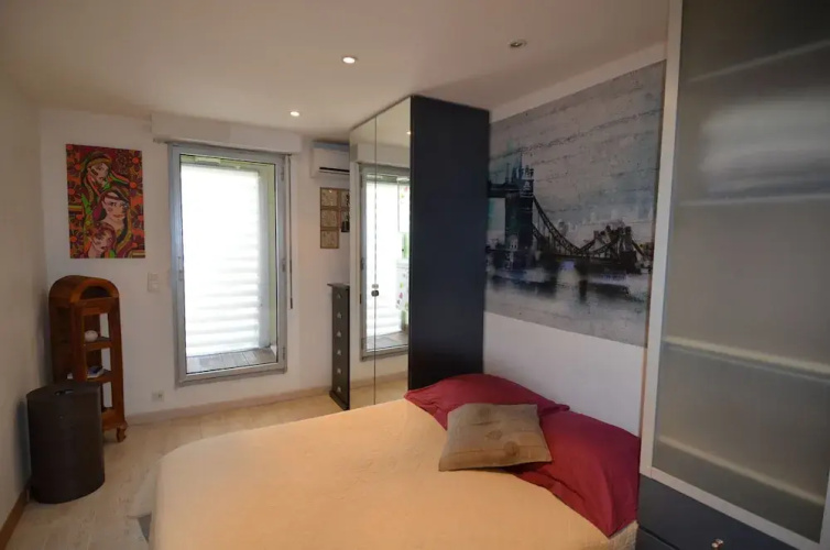 Modern apartment 6 persons with Jacuzzi in Nice Downtown