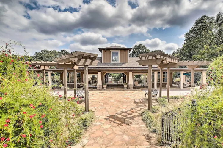 Lake Allatoona Area Studio w/ Pool and Views!