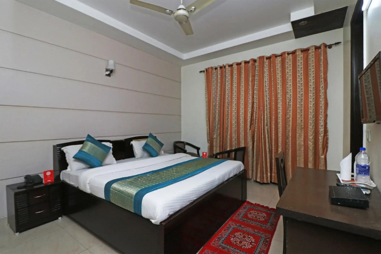 OYO 18685 Shweta Inn