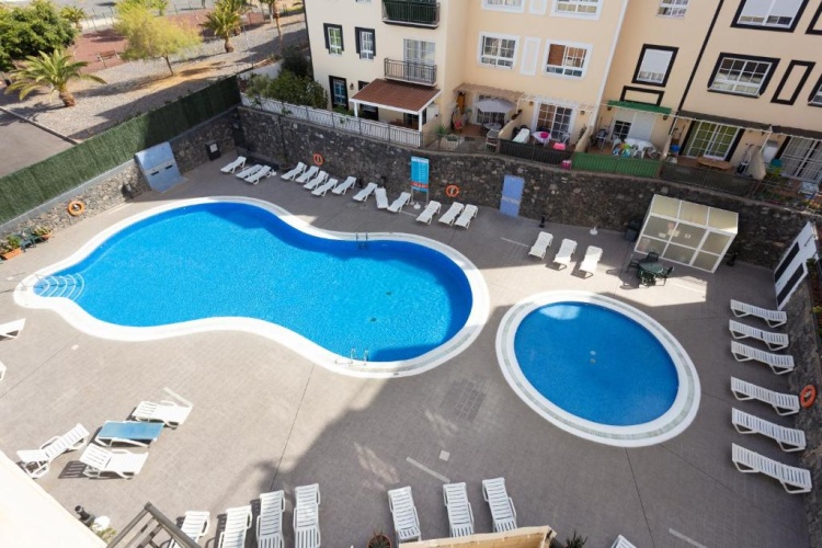 2 Bedrooms Apartment