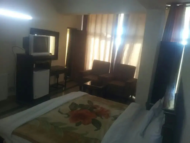 Hotel Move-N-Pick