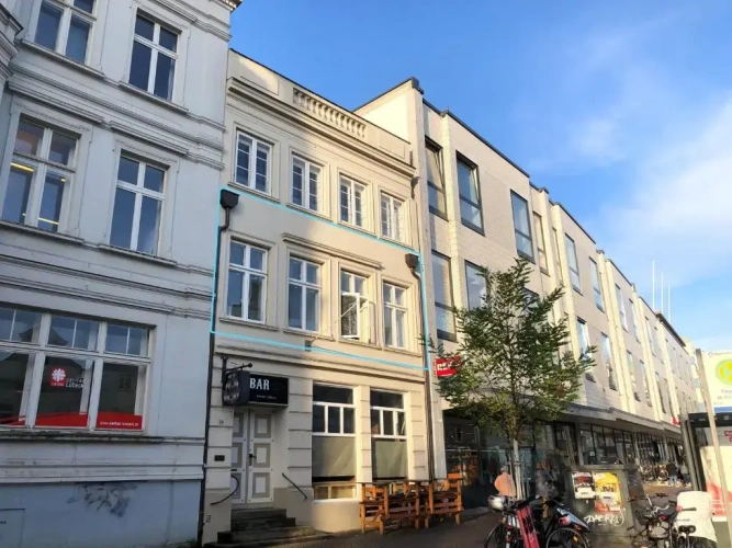2 Bedrooms Apartment