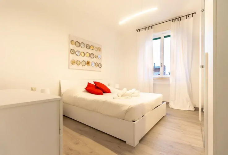 Bright 1 Bedroom near MM1