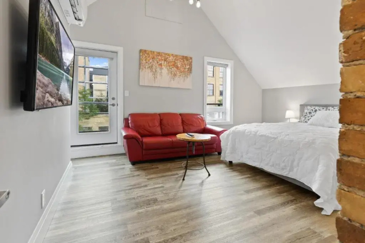 Entire 3-Units Top-Floor Across From Google