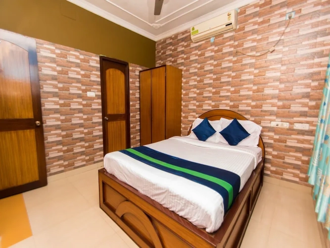 Standard Double room with city view