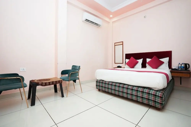 Economy room