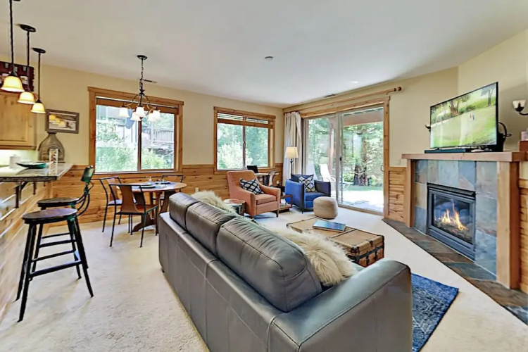 10917cin 2 Bedroom Condo