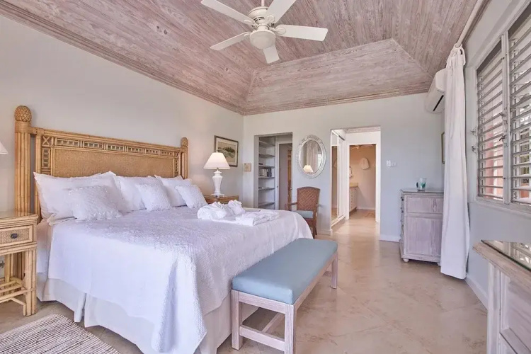Luxury Beach Front Villa Estate