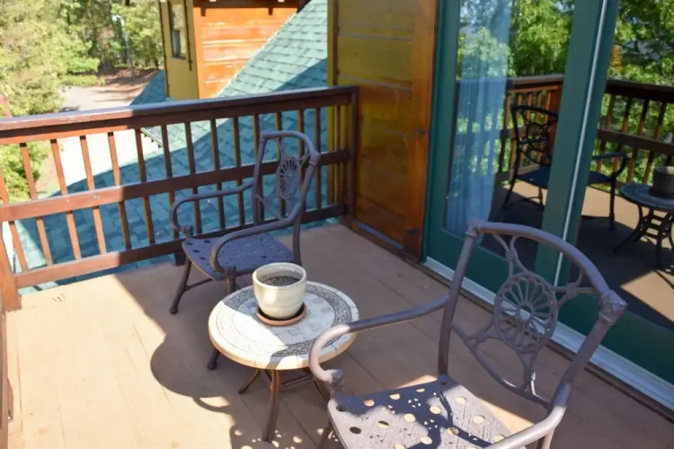 PAPA BEAR'S DEN - 5 Br Cabin