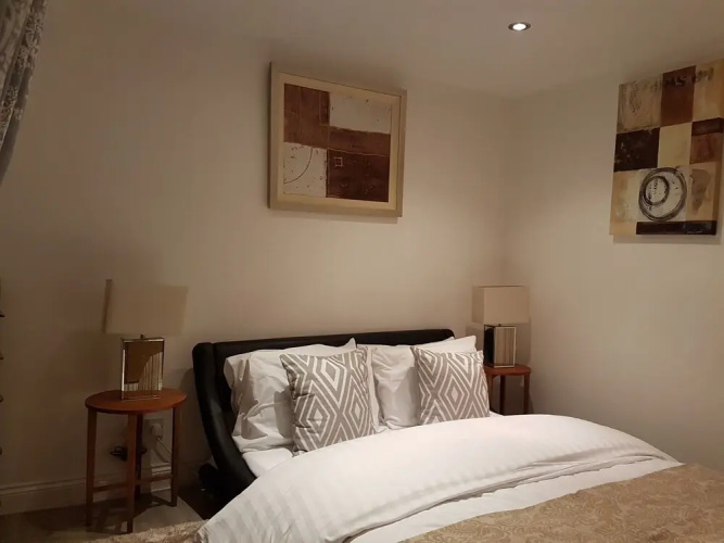 Adelphi Suites