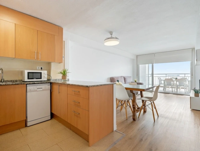 2 Bedrooms Apartment