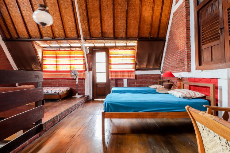Bed in Dorm