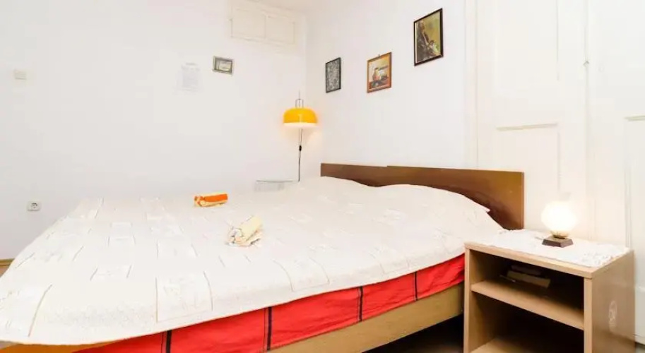 Room Divna Old Town