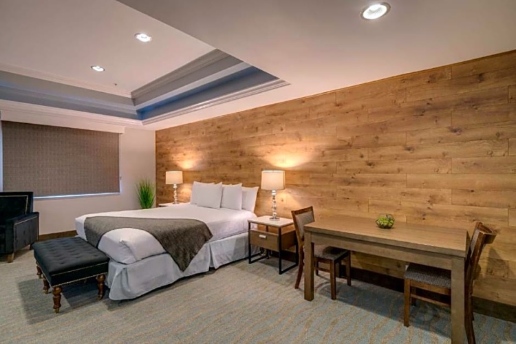Quadruple Suite