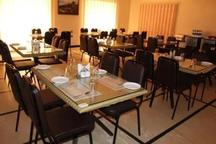 Paramount Inn