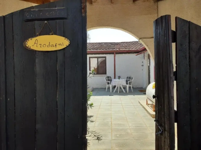 2 Bedrooms Cottage