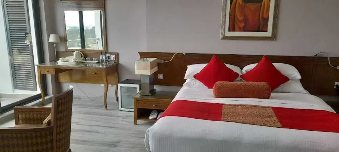 The Clan Suites