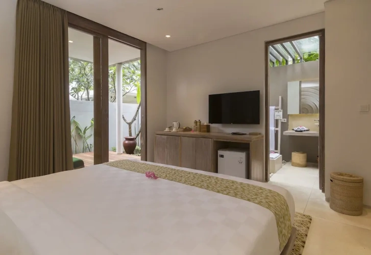 Deluxe Double room with balcony and with garden view