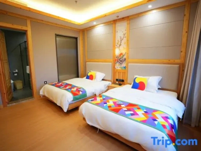 Twin Family Suite