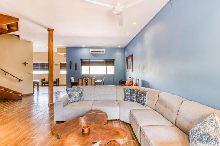 3 Bedrooms Apartment