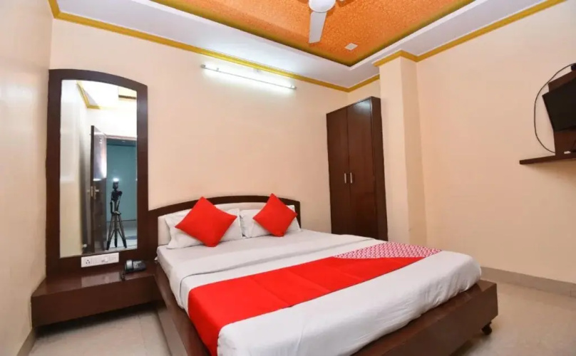 Hotel Shri Dev