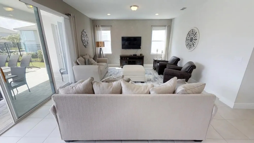7711 Fairfax Drive