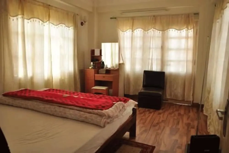 2 Bedrooms Apartment with balcony and with view