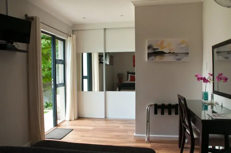 Somersby Guest House