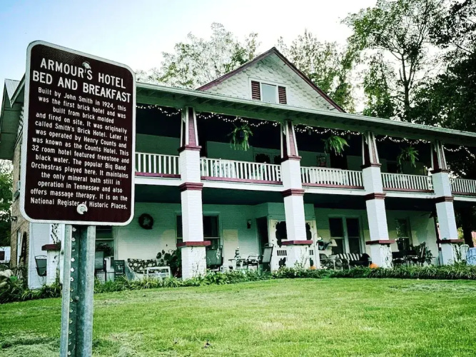 Armour's Hotel - Lafayette, TN