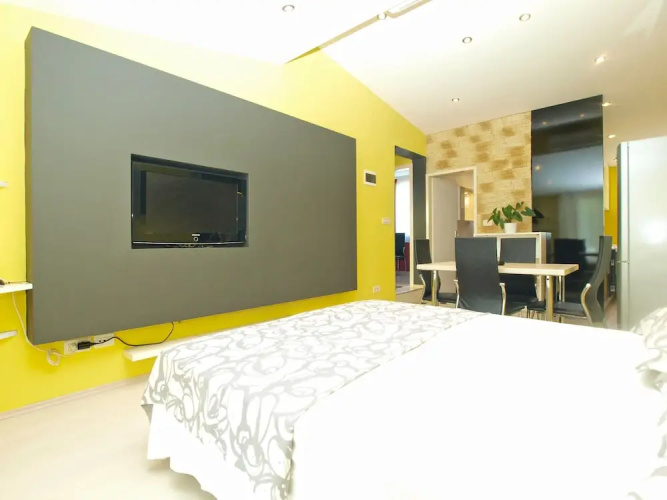 Apartment 1623