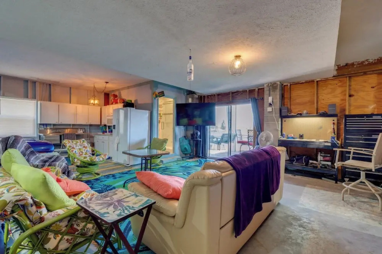 2 Mi to Ocean: Home w/ Pool in Hernando Beach!