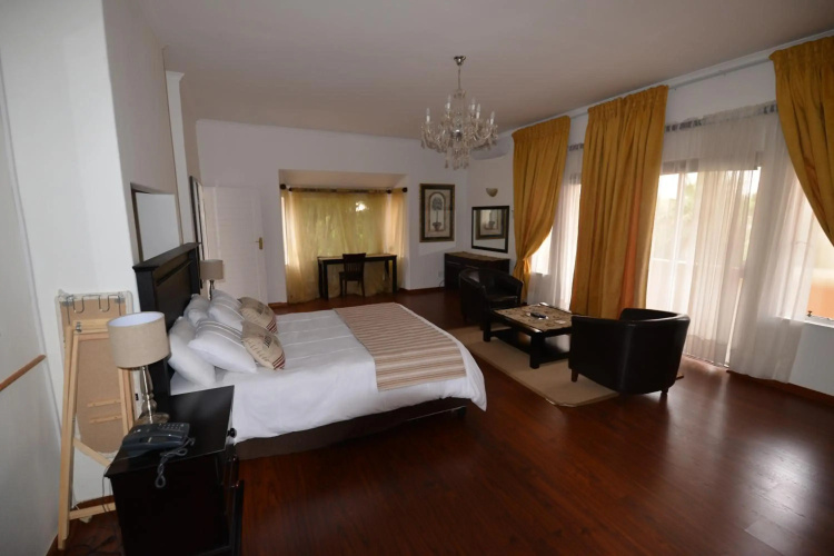 Attache Guest Lodge