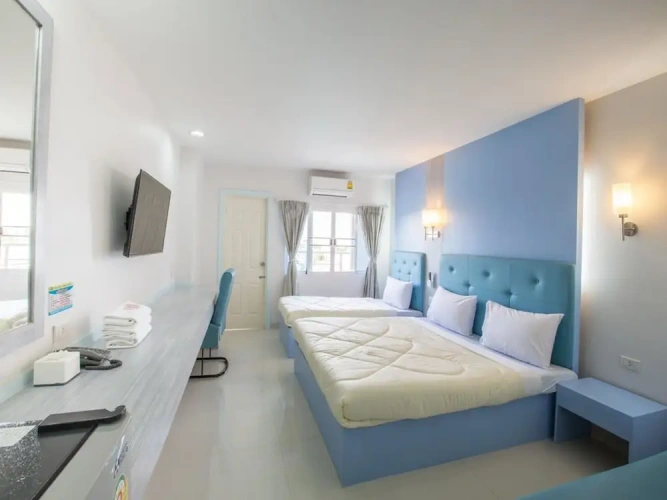 Standard Triple room with balcony